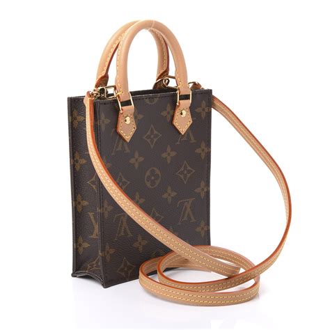 petit sac plat louis vuitton price|louis vuitton sac triangle.